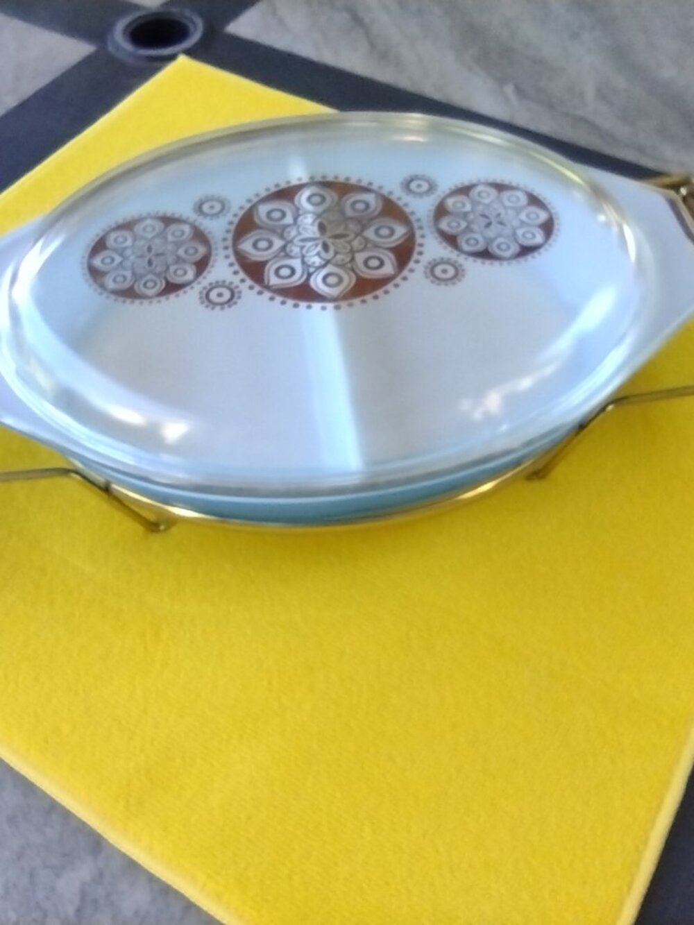 1961 Pyrex Royal Blue 1.5 Qt Divided Promo Casserole Dish w/ Medallion Lid - Picture 2 of 16